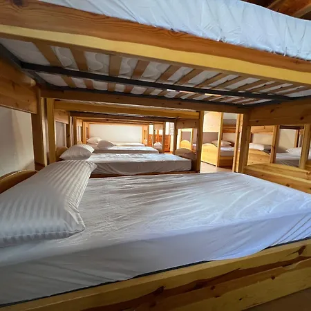 Pinares - La Casona De Revenga Hostel